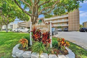1025 SE 4TH AVE 101, DANIA BEACH, FL