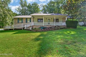 104 BROCKHAVEN LN, CROSSVILLE, TN