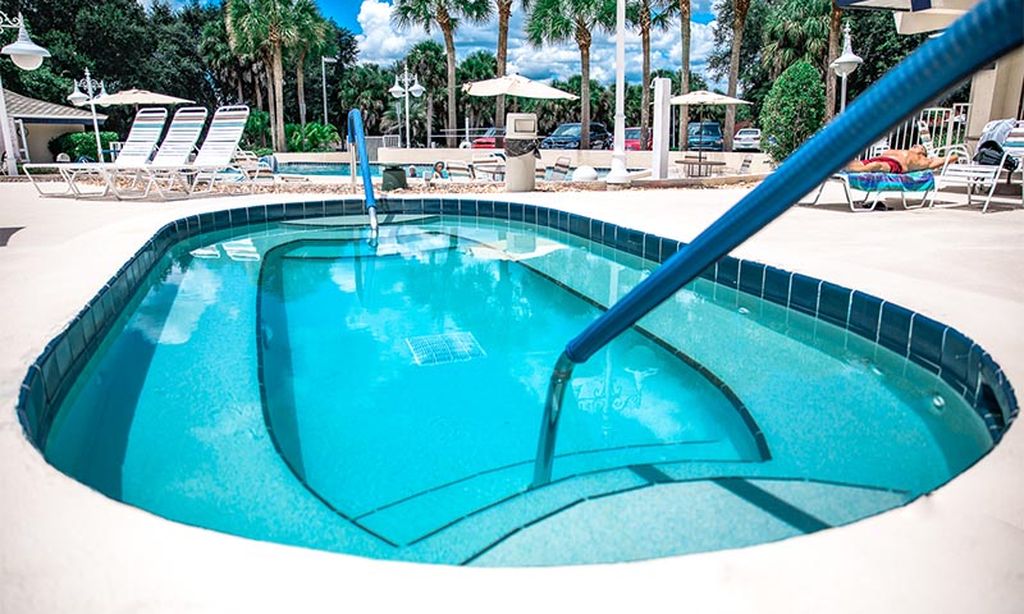 Island Club Outdoor Spa