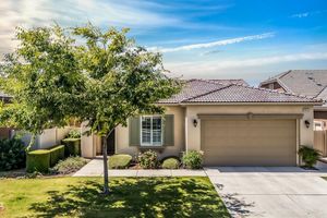 9803 PETERSBURG PL, BAKERSFIELD, CA