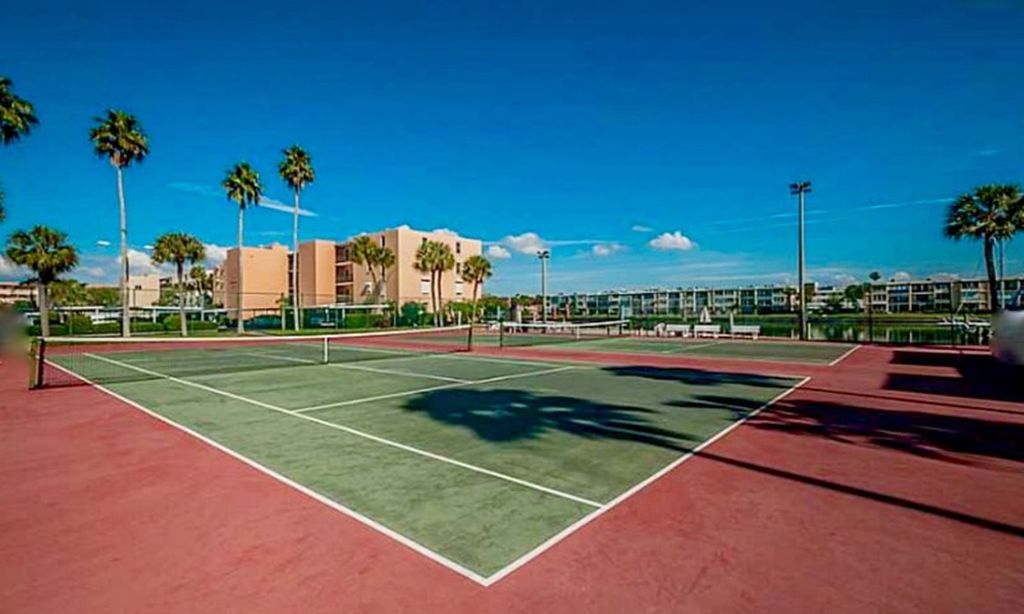 4 Lighted Tennis Courts