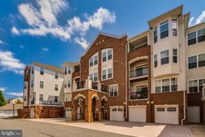 10273 FOUNTAIN CIR 202, MANASSAS, VA