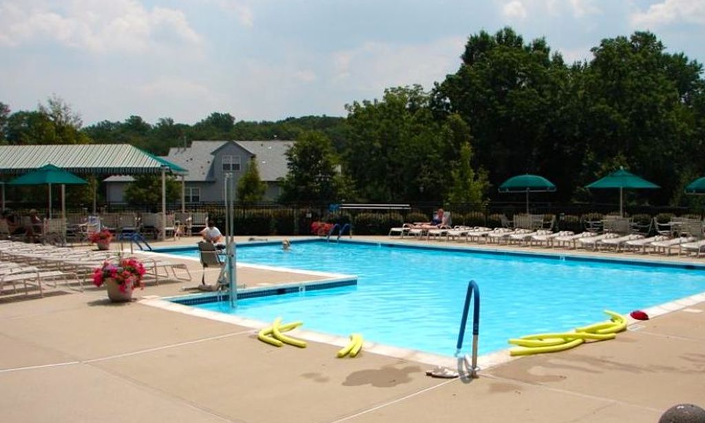 Outdoor Pool & Patio