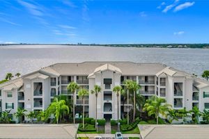 920 TIDEWATER SHORES LOOP UNIT 205, BRADENTON, FL