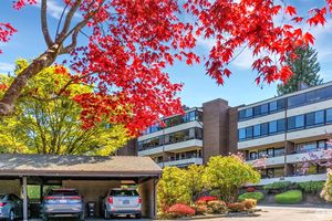 10911 GLEN ACRES DR D, SEATTLE, WA