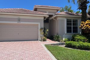 8820 BARRYMORE LN, BOYNTON BEACH, FL