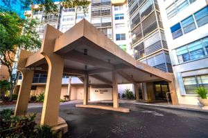 1300 SAINT CHARLES PL 613, PEMBROKE PINES, FL
