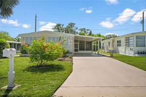 10 CANNES DR, NAPLES, FL
