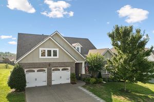 1022 WATERSTONE DR, LEBANON, TN