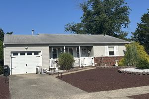 24 HAMPSHIRE RD, TOMS RIVER, NJ