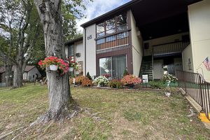 86 ARROWOOD RD B, MANALAPAN, NJ