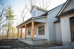 105 LEINSTER LN, CROSSVILLE, TN