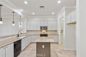 5136 VIA BAJAMAR, HEMET, CA