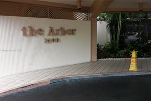 1400 SAINT CHARLES PL 516, PEMBROKE PINES, FL