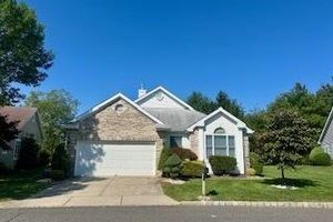 10 WESTMINSTER DR, MONROE, NJ