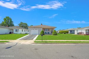 14 VALENCIA ST, TOMS RIVER, NJ