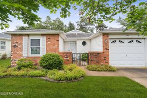 5 FLORAL DR, BRICK, NJ