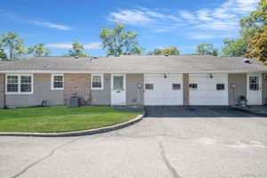 269 BERWICK CT B, RIDGE, NY