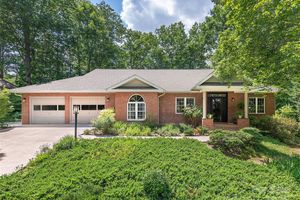306 CROYDON DR, HENDERSONVILLE, NC