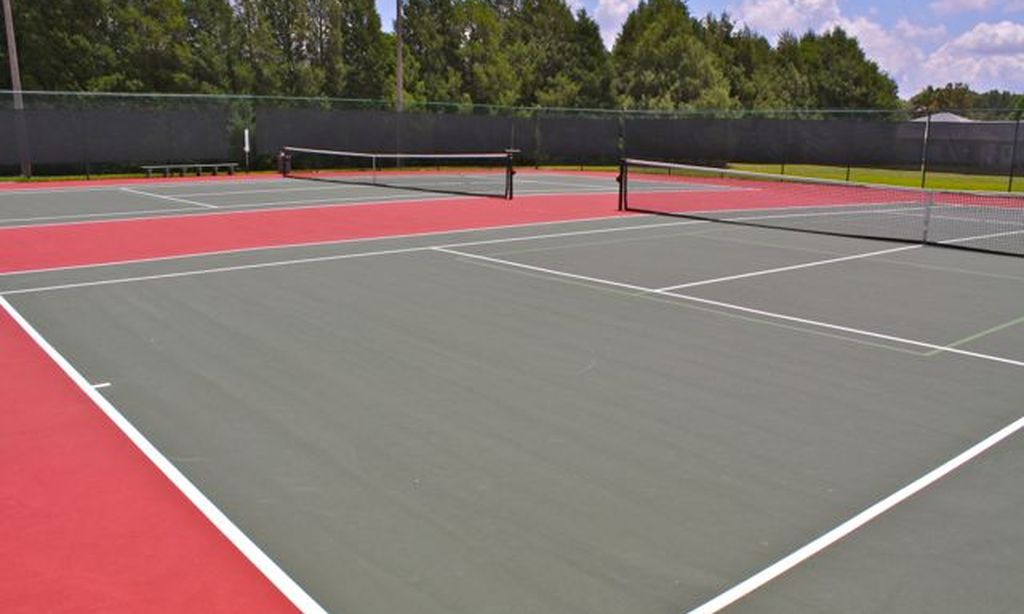 2 Tennis Courts