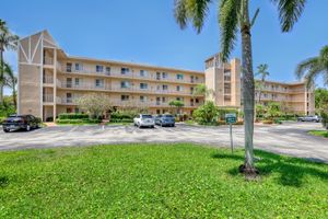 6865 HUNTINGTON LN APT 208, DELRAY BEACH, FL