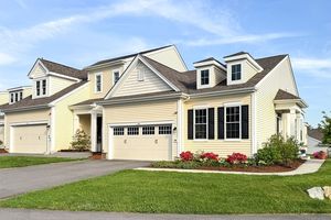 104 BROOKSMONT DR # 104, HOLLISTON, MA