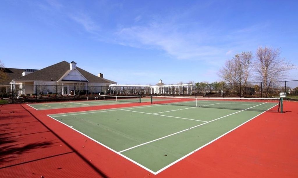 2 Tennis Courts
