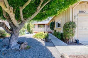 8850 OAK TRAIL DR, SANTA ROSA, CA