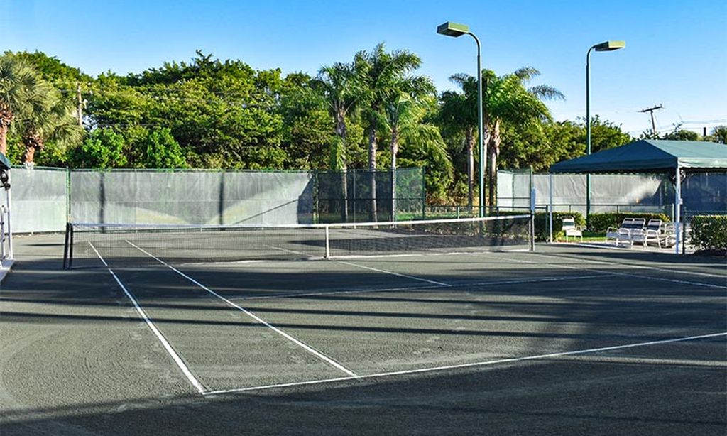 6 Lighted Har-Tru Tennis Courts