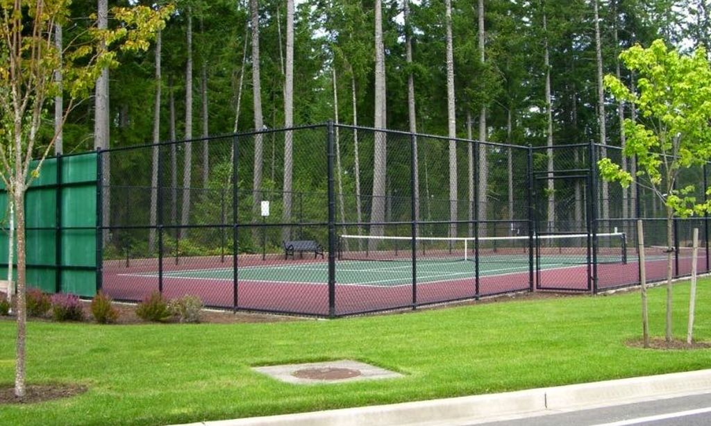 2 Tennis Courts