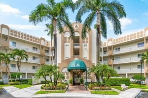 7611 SOUTHAMPTON TER 102, TAMARAC, FL
