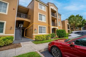 7910 N NOB HILL RD APT 105, TAMARAC, FL