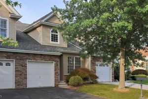 150 SARATOGA CT, SOMERSET, NJ