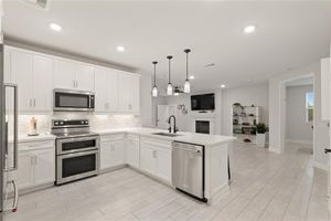 6804 WESTVIEW DR APT 1307, HOUSTON, TX