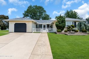 13 CANARIES CT, TOMS RIVER, NJ