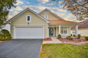 107 KENSINGTON CIR, BELVIDERE, NJ