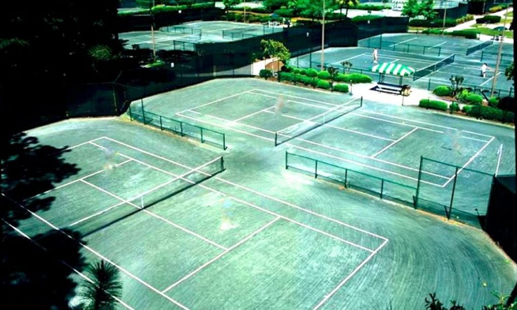 34 Tennis Courts