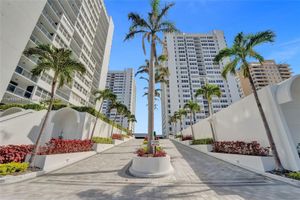 1880 S OCEAN DR 203, HALLANDALE BEACH, FL