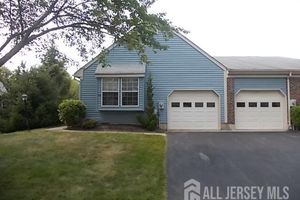 29 HILLSBOROUGH DR B, MONROE, NJ