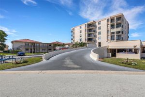 6145 SUN BLVD APT 506, ST PETERSBURG, FL