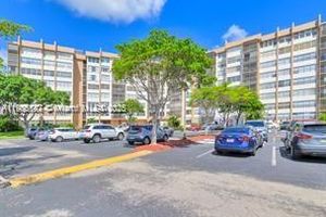 1000 SAINT CHARLES PL L4, PEMBROKE PINES, FL