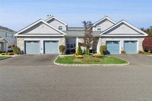 546 HIGHLAND CT, MORICHES, NY