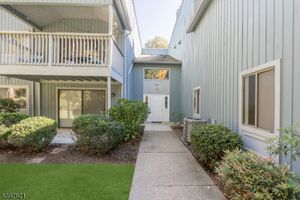 31 DRAKE WAY, ROXBURY TWP, NJ