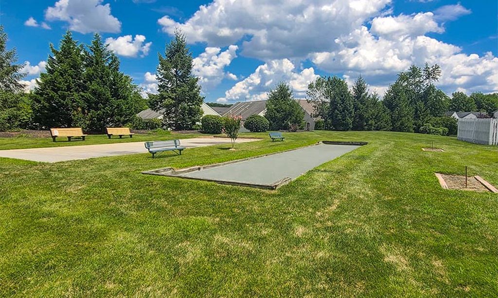 Bocce Ball Courts & Horseshoe Pits