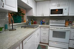 3774 INVERRARY BLVD APT 101P, LAUDERHILL, FL