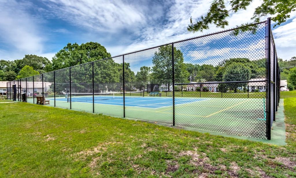2 Tennis Courts