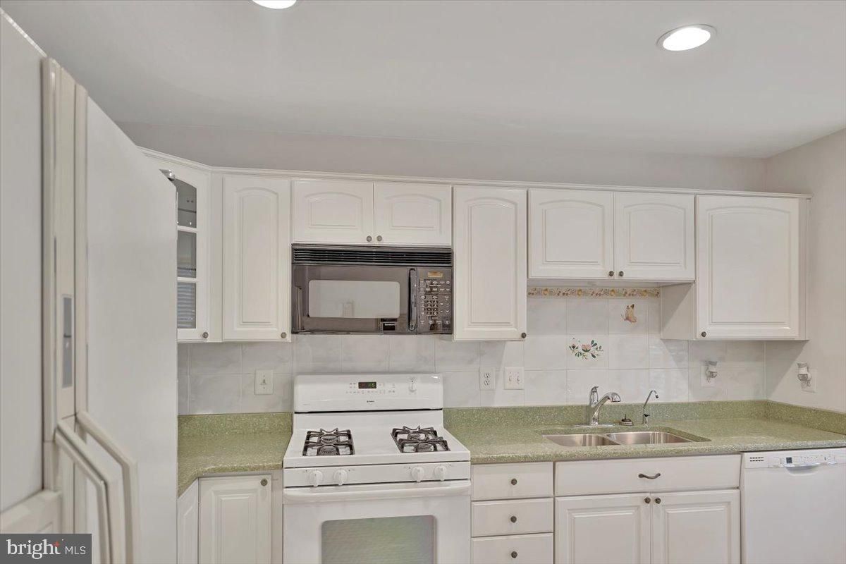 image of property at 9252 HOWARD SQUARE DRIVE 9252