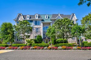 323 ROOSEVELT WAY, WESTBURY, NY