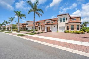 10051 CROOKED CREEK DR 202, VENICE, FL