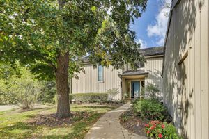 220 THORNHILL LN D, LAKE BARRINGTON, IL